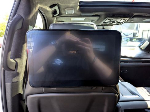 Used 2022 Cadillac Escalade ESV Sport Platinum image 44