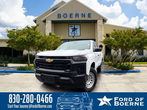Used 2025 Chevrolet Colorado W/T w/ Advanced Trailering Package AWD/4WD image 1