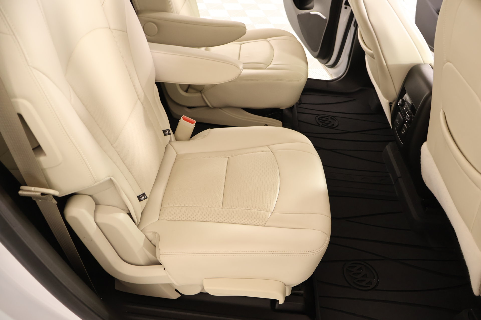 Used 2023 Buick Enclave Premium w/ Experience Buick Package FWD image 15
