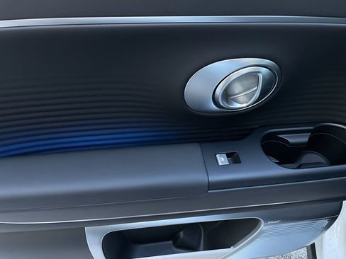 New 2026 Hyundai Ioniq 9 Limited image 17