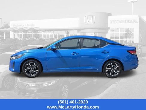 Used 2024 Nissan Sentra SV FWD image 2