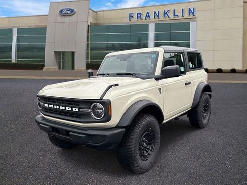 New 2026 Ford Bronco 2-Door w/ Sasquatch Package AWD/4WD image 3