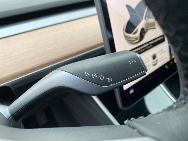 Used 2020 Tesla Model 3 Standard Range Plus RWD image 18