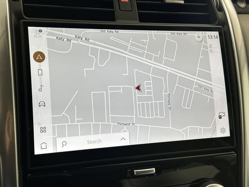 Used 2025 Land Rover Discovery S image 26