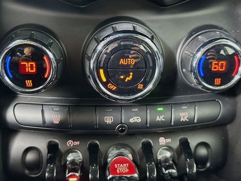 Used 2018 MINI Cooper 2-Door Hardtop image 15