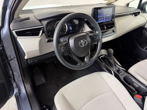 Used 2022 Toyota Corolla LE FWD image 4