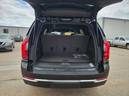 New 2026 GMC Yukon Elevation image 4