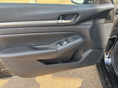 Used 2022 Nissan Altima 2.5 SV image 12