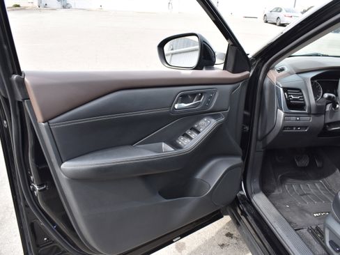 Used 2023 Nissan Rogue SL image 23