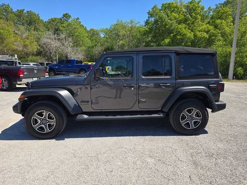 Used 2023 Jeep Wrangler Sport S image 5