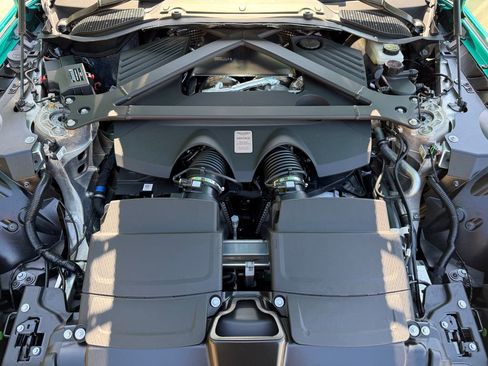Used 2025 Aston Martin V8 Vantage Coupe image 42