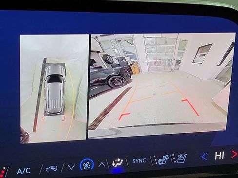 Certified 2024 Chevrolet Traverse RS w/ LPO, Floor Liner Package image 16