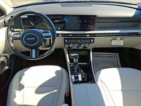 Certified 2025 Hyundai Tucson SE image 10