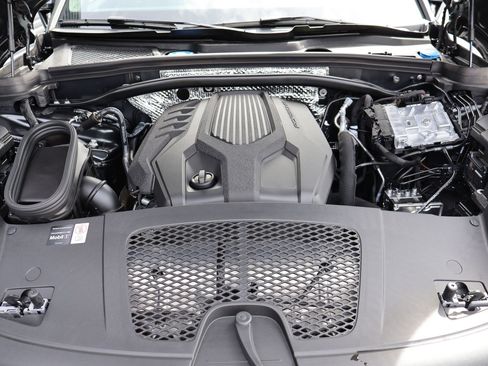 New 2026 Porsche Macan image 27