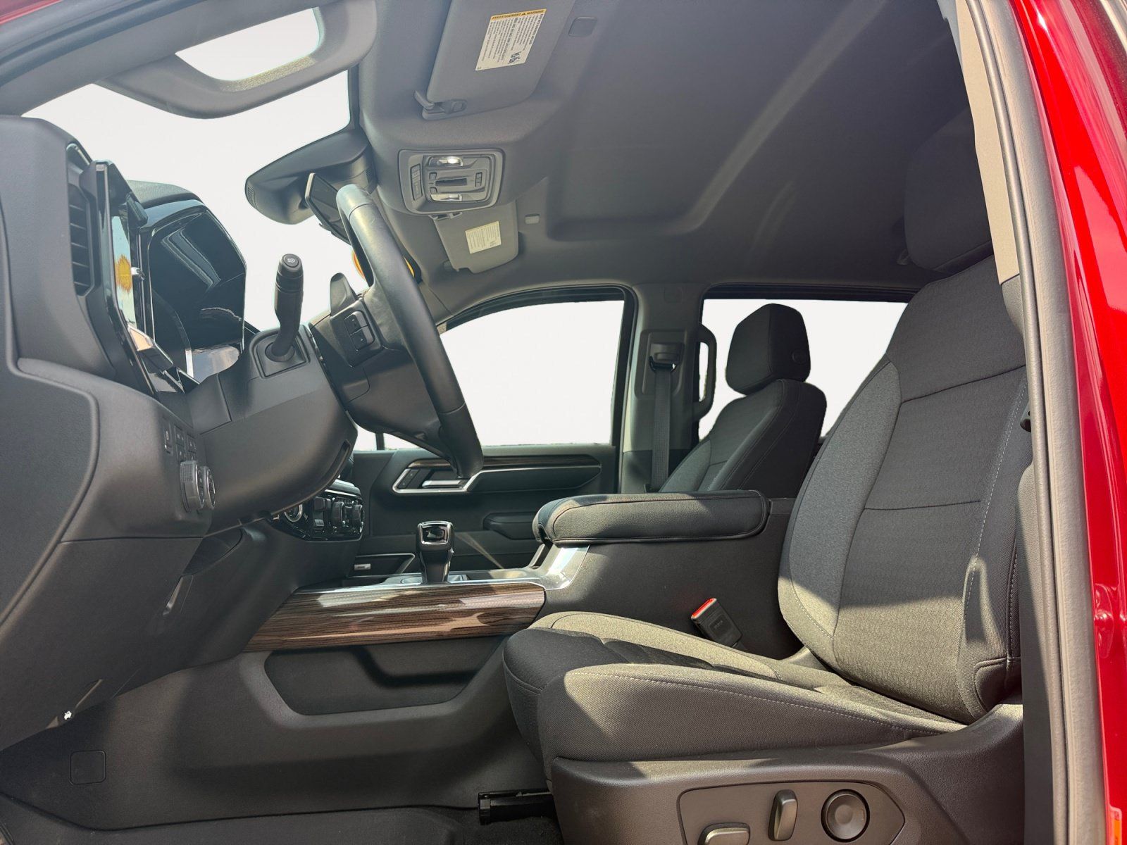 Certified 2025 Chevrolet Silverado 1500 RST AWD/4WD image 9
