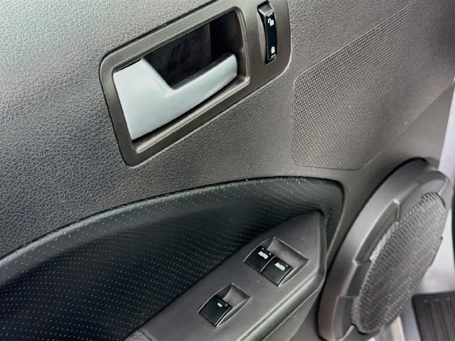 Used 2006 Ford Mustang GT Premium RWD image 17
