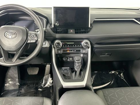 Used 2025 Toyota RAV4 XLE FWD image 18