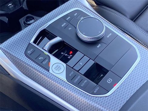 Certified 2025 BMW M440i Coupe w/ Shadowloine Package image 30