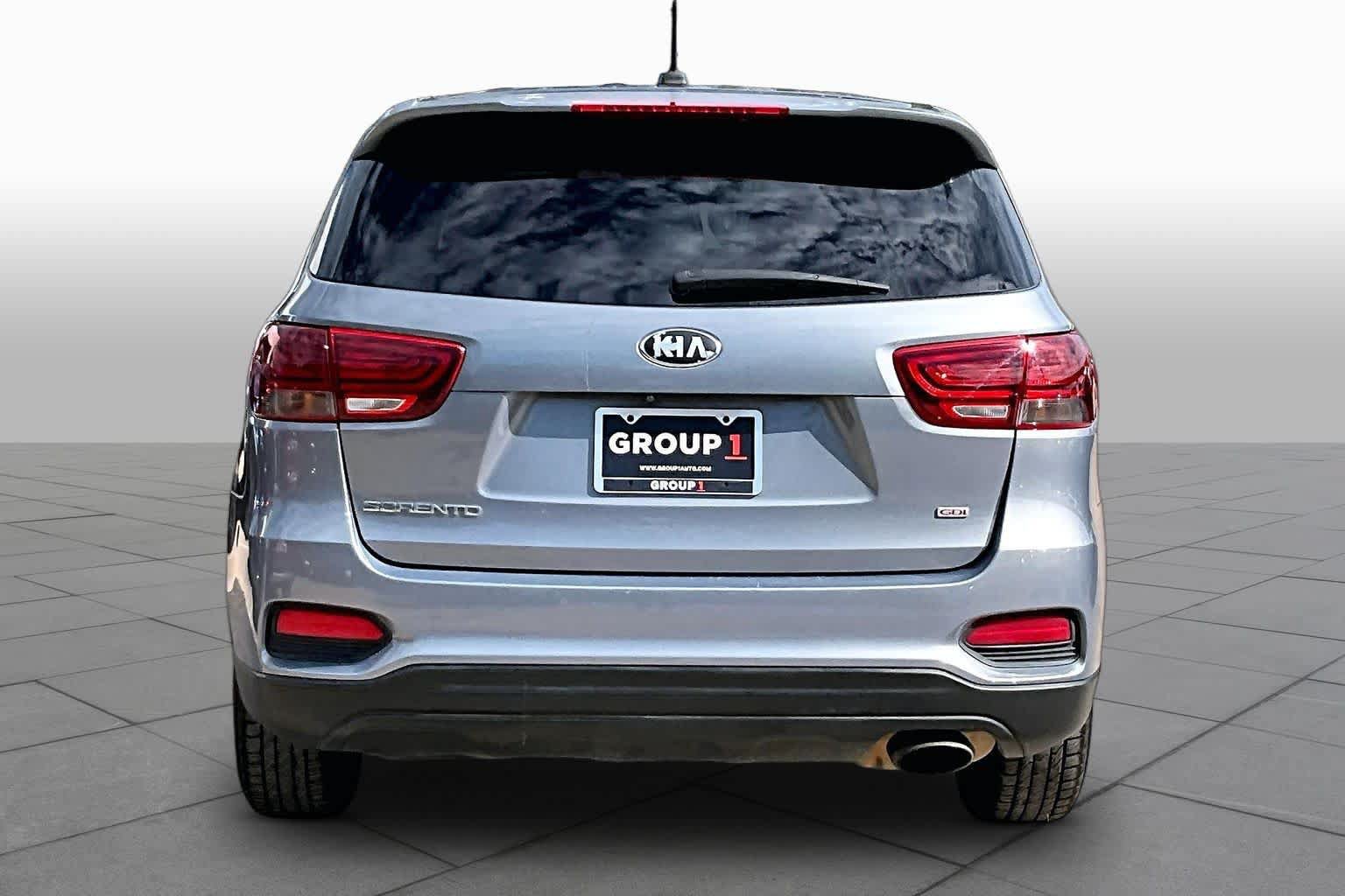 Used 2020 Kia Sorento L FWD image 4
