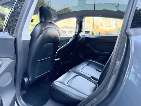 Used 2020 Tesla Model Y Long Range image 30