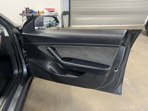 Used 2020 Tesla Model 3 Standard Range Plus RWD image 12