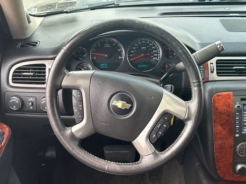 Used 2013 Chevrolet Suburban LTZ image 15