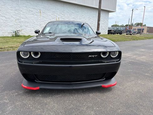 Used 2016 Dodge Challenger SRT Hellcat RWD image 2