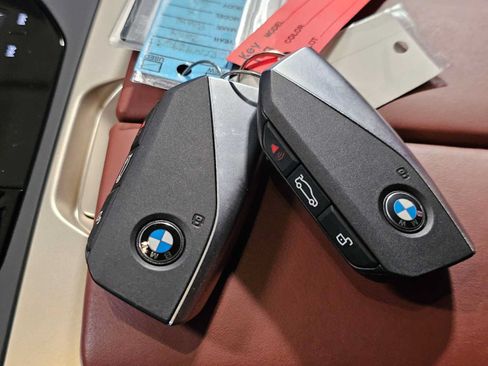 Certified 2024 BMW iX xDrive50 w/ Sport Package AWD/4WD image 35
