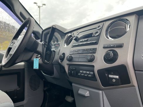 Used 2014 Ford F250 XLT w/ XLT Premium Package image 15