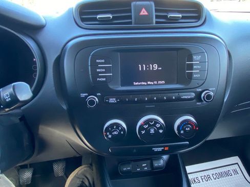 Used 2017 Kia Soul image 24