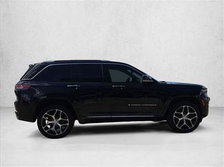 Used 2022 Jeep Grand Cherokee Summit AWD/4WD video 4