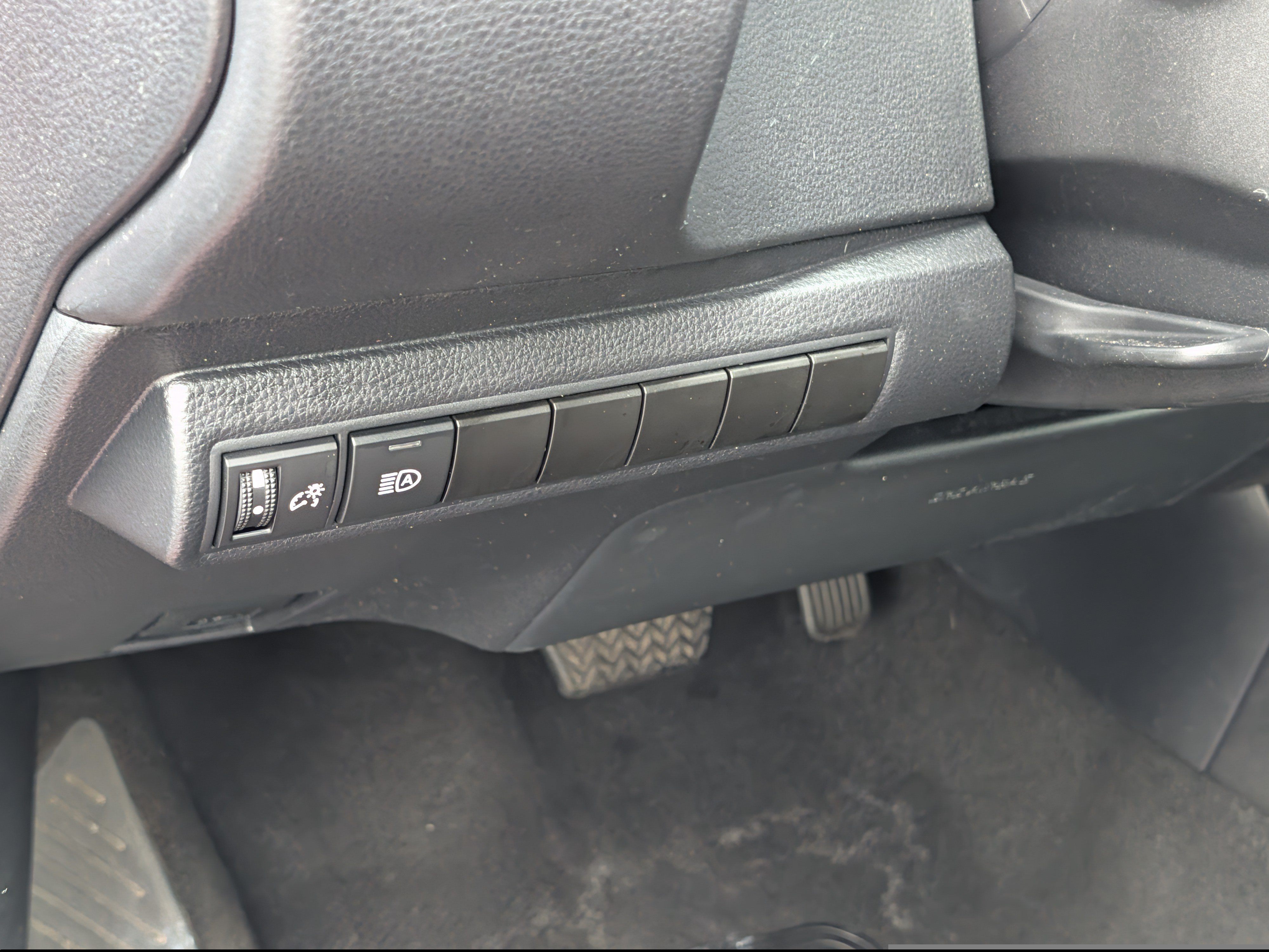 Certified 2025 Toyota Corolla LE FWD image 16