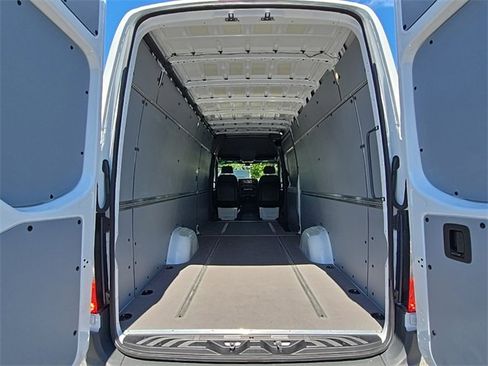 New 2025 Mercedes-Benz Sprinter 2500 image 9