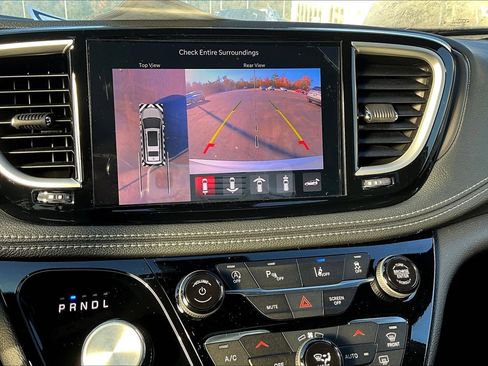 New 2026 Chrysler Pacifica Select image 20