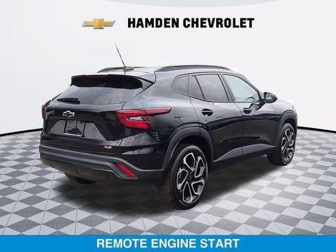 Used 2024 Chevrolet Trax RS w/ Sunroof Package FWD image 3