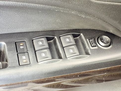 Used 2019 GMC Canyon SLE image 16