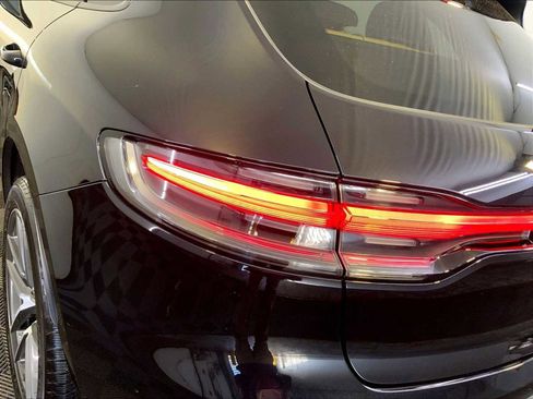 Certified 2025 Porsche Macan image 30