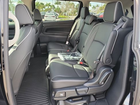 New 2026 Honda Odyssey Touring image 12