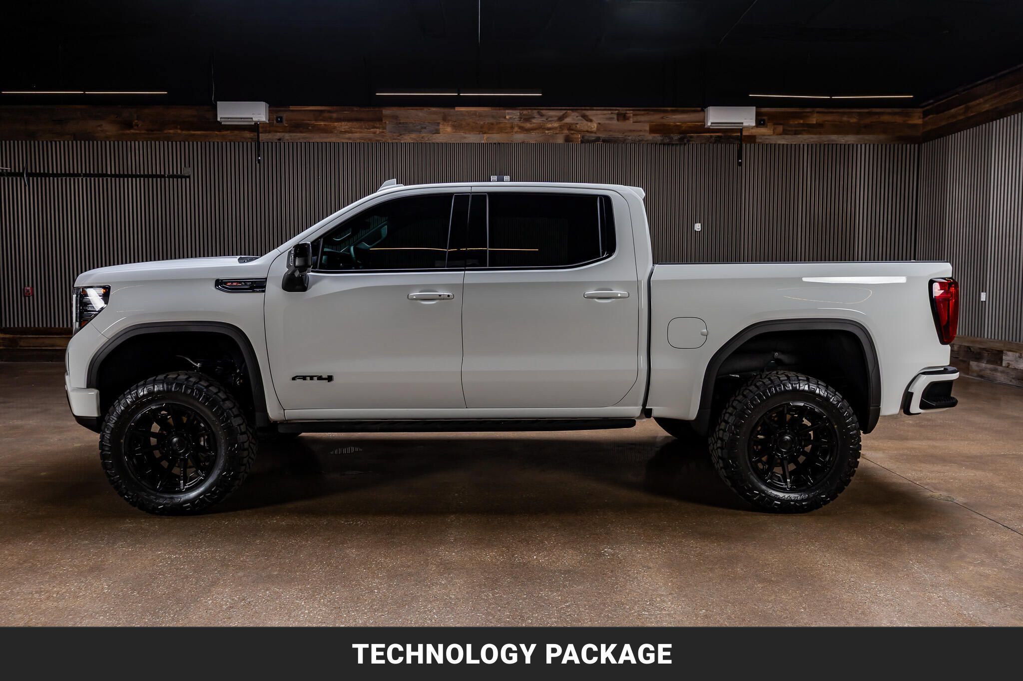 Used 2026 GMC Sierra 1500 AT4 w/ AT4 Premium Package AWD/4WD image 6