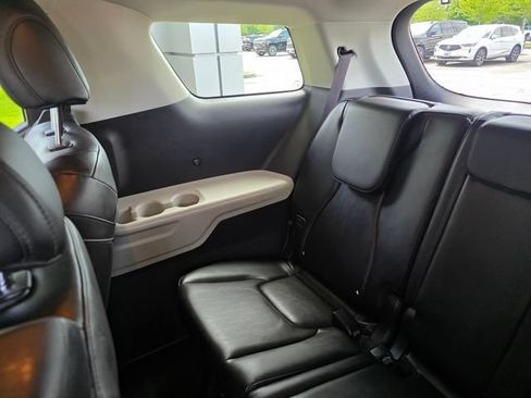 Used 2022 Kia Carnival LX FWD image 16