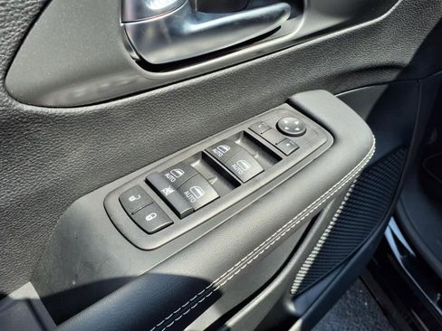 New 2026 Chrysler Pacifica Select image 10