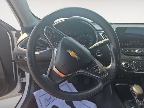 Used 2024 Chevrolet Malibu LT FWD image 12