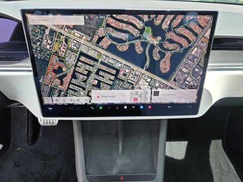 Used 2022 Tesla Model S Plaid image 22