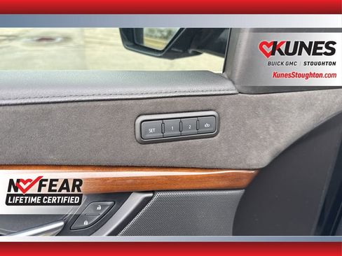 Used 2020 Cadillac Escalade Premium Luxury image 19