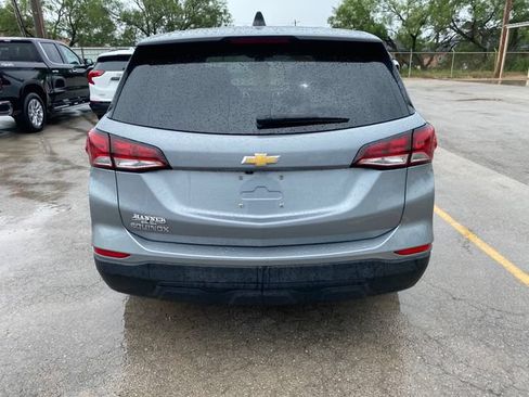 Used 2023 Chevrolet Equinox LS w/ LS Convenience Package FWD image 5