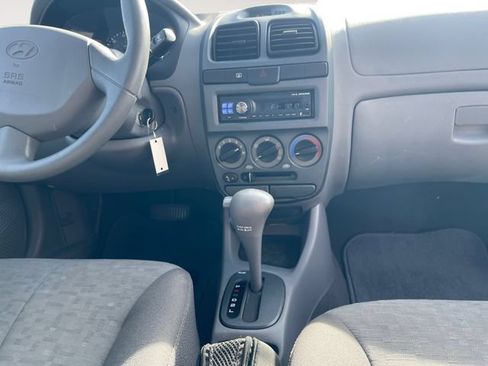 Used 2005 Hyundai Accent GLS FWD image 11