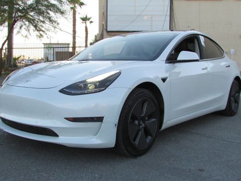 Used 2021 Tesla Model 3 Standard Range Plus image 10