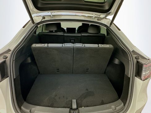 Used 2023 Tesla Model Y Long Range image 32
