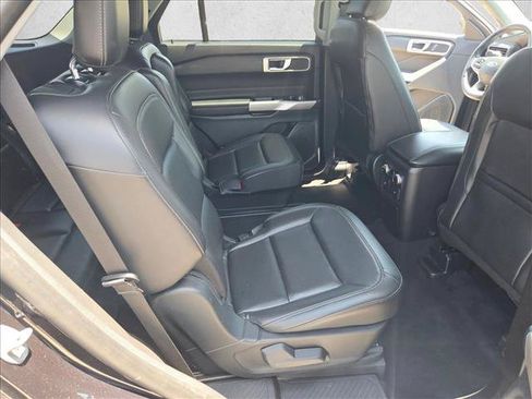 Used 2023 Ford Explorer XLT w/ Equipment Group 202A RWD image 20