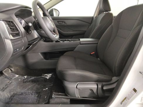 Used 2024 Nissan Rogue S FWD image 23